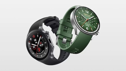 La Watch 2R (à droite) se contente des mêmes entrailles que la Watch 2 (à gauche).