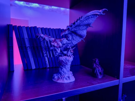 Tout fan de « Monster Hunter » se doit d’avoir une figurine du Rathalos d’argent.