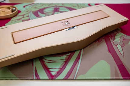 The Ergo also has various design elements on its underside.