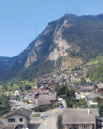 The view from the gondola up to Verbier: sunshine on Friday afternoon ...