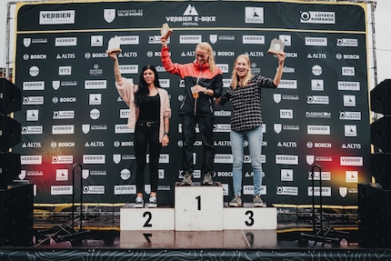Ilona in 3rd place at the award ceremony.