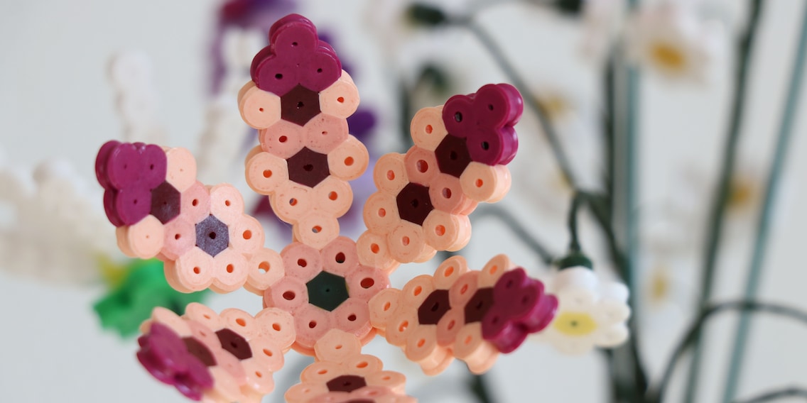 Confectionner un bouquet de fleurs avec des perles à repasser : Voici