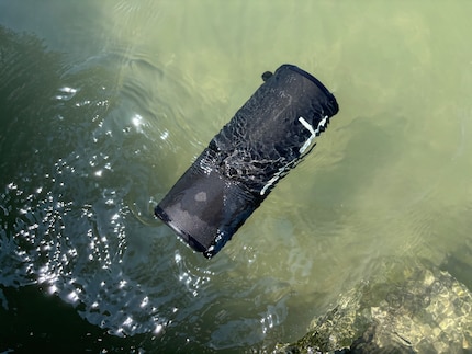 L’enceinte est étanche, conformément à la norme IP67.