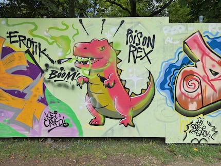 In other images, such as this graffiti, bright colours work really well.