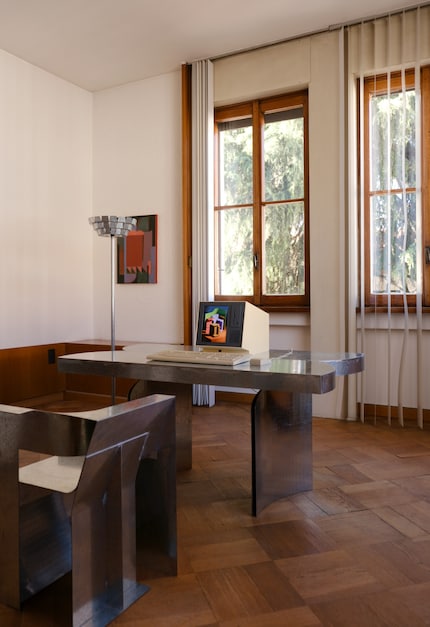 It was exhibited in Osvaldo Borsani’s study in Villa Borsani.
