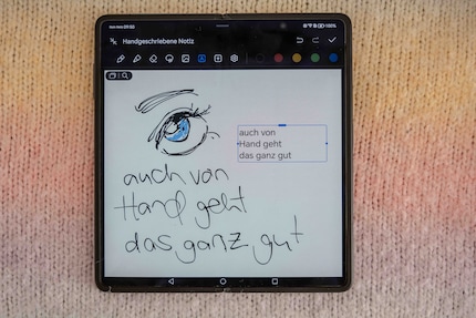 In the Notes app, I scribble something with my finger and have it converted into block letters. It's a shame the pen didn't make it into worldwide sales.