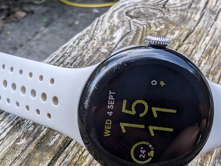 Voilà ma Pixel Watch 2 après un an d’utilisation. La Pixel Watch 3 est équipée du même Gorilla Glass 5.