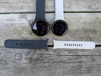 Le modèle 45 mm nécessite des bracelets plus larges.