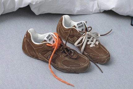 The 530 SL from the collaboration between New Balance and Miu Miu.