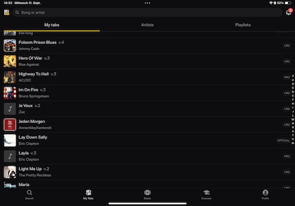 Je fais aussi de la musique avec la tablette... enfin, disons que j’affiche les accords pour guitare de mes chansons préférées.