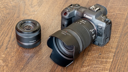 Canon EOS R5 avec les objectifs 24-105 mm et 50 mm.