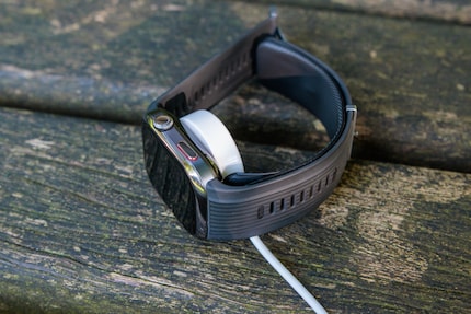 Avec le bracelet standard, la charge se fait uniquement à la verticale.