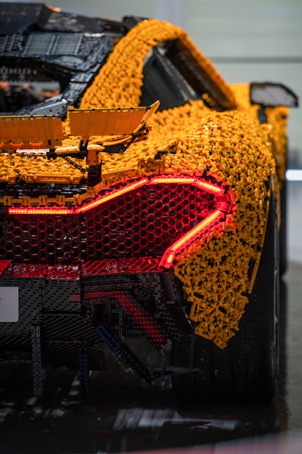 La McLaren P1 est la première voiture en Lego à avoir effectué un tour de circuit.