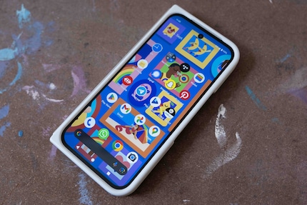 Le Google Pixel 9 Pro Fold peut être utilisé comme un smartphone normal lorsqu’il est plié.