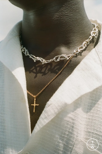 Gold and silver in beautiful harmony.