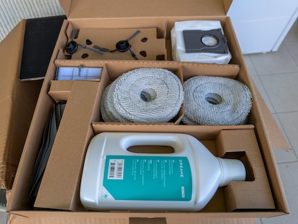 Le grand kit d’accessoires fourni avec l’aspirateur robot est vraiment super.