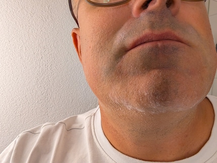 La peau sèche lors du rasage à sec, ce n'est pas pour moi.
