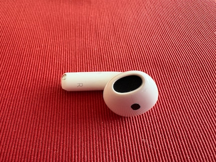 Les AirPods 4e génération sont plus fins.