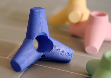 La forme et le nom du Tetrapot sont inspirés de brise-lames.