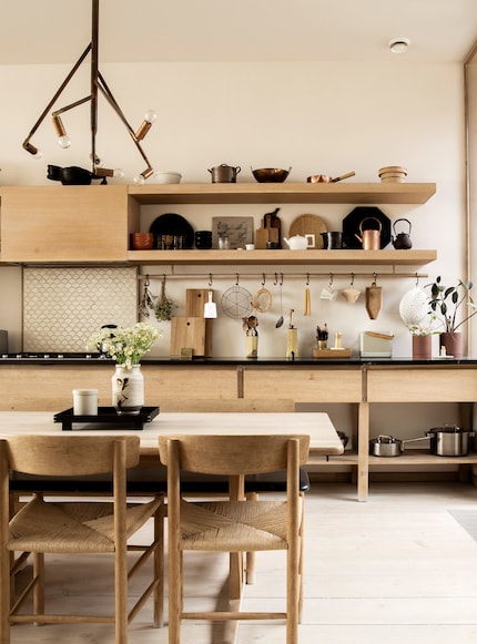 Le design du vase s’accorde avec le reste.