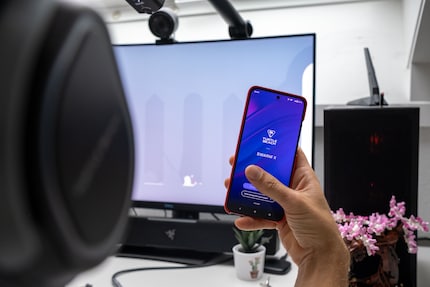 Je peux configurer le casque pendant que je joue via l'application smartphone.