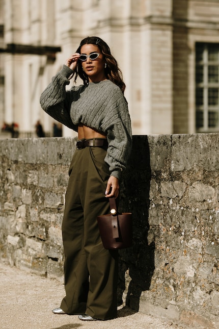 Le bra tuck est en vogue chez la génération Z.