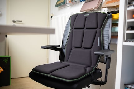 Once fitted, the cushion stays in place.