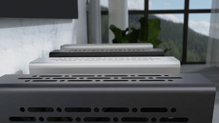 En plus des ventilateurs, les trous dans le boîtier assurent le flux d'air.