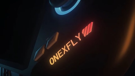 You can change the look of the handheld with the customisable RGB nameplates.