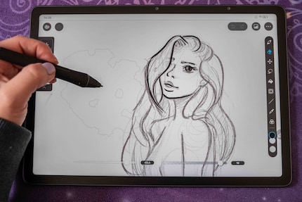 When I want to work with a large eraser in Clip Studio Paint, the tablet can't keep up.