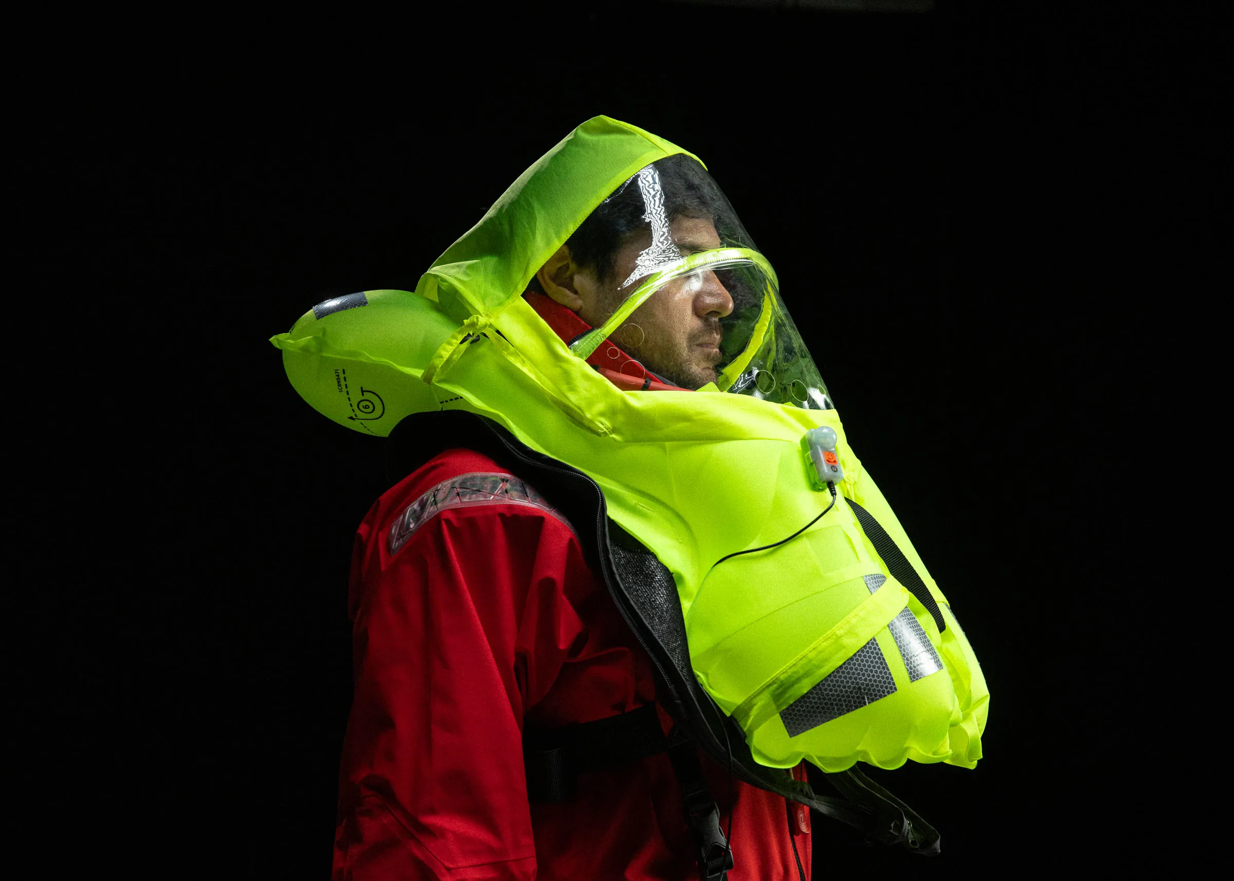 Protected in the bubble: the lifejacket provides buoyancy and protects the airways from water.