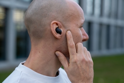 La commande gestuelle ne me convient pas vraiment, malgré une grande zone tactile.
