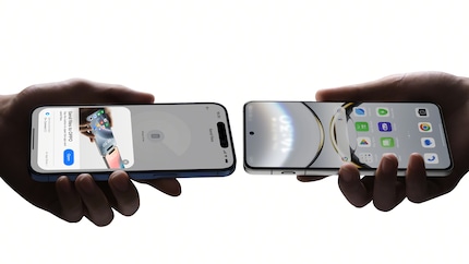 La fonction Touch to Share permet d'échanger des données en tenant les smartphones Oppo les uns contre les autres.
