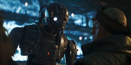 I adore ALL the scenes featuring pirate droid SM 33 (Nick Frost).