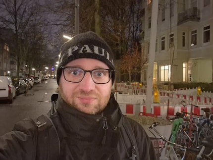 Night mode provides more sharpness in the dark, but too much brightness as well.