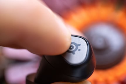 The Gamebuds have real switches for control - I love it!