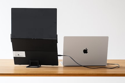 Dans cette disposition, je dois décaler légèrement le moniteur vers l’arrière.