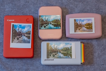 Chaque imprimante donne un résultat légèrement différent. Ce que je préfère, ce sont les images de la Canon Selphy QX20 à gauche.