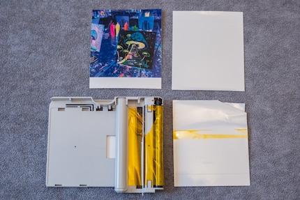 Premièrement, le Kodak Mini 3 Retro ne veut pas vraiment et je dois insérer une deuxième cassette.