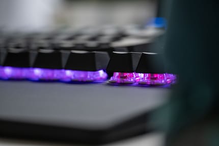 The switches of the Apex Pro TKL are exposed.