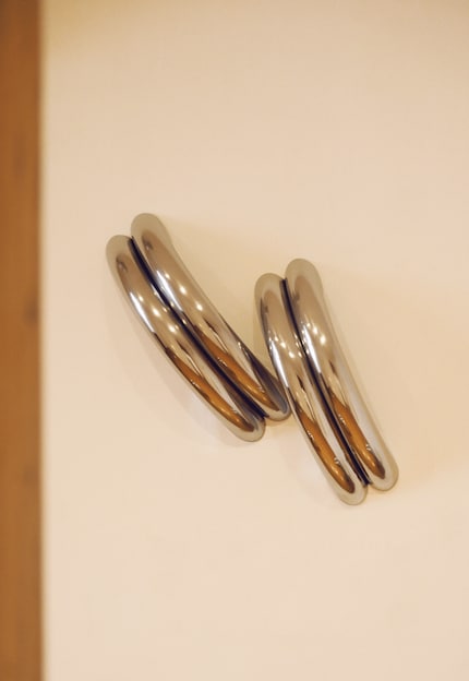 Les œuvres sont inspirées des bijoux de Kimy Gringoire.