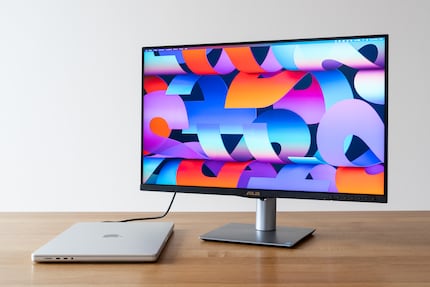 Je ne comprends pas le design bicolore. Pourquoi ne pas choisir gris, argent ou noir pour l’ensemble ?
