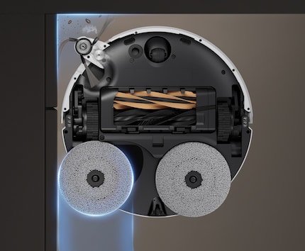 The side brush and mop are extendable, the new main brush consists of two parts.