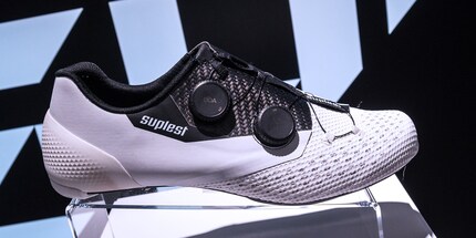 Classic design in white and black à la Suplest.