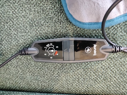 On the control panel, you can select a temperature level and see which one is currently active.