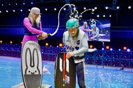 Une raison de se réjouir : Sarah Spalinger remporte la première coupe du monde de pumpoil indoor devant Viola Lippitsch.