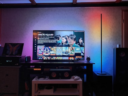 Avec un téléviseur Ambilight, un éclairage supplémentaire à côté est en quelque sorte inutile.