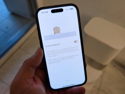 Lors de l'installation, il est demandé si les brosses doivent s'étendre automatiquement sur le côté pour mieux nettoyer les coins et les bords.