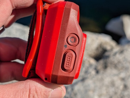 The Storm 500-R is easy to use with two buttons.