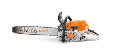 The MS 400 C-M offers 3.9 KW at a weight of 5.5 kilograms